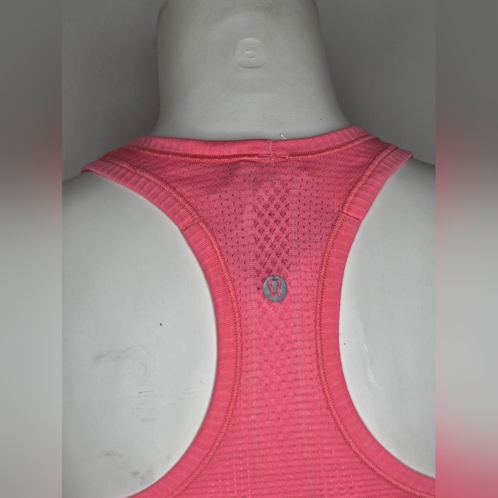 Lululemon Size 2 - Cutout Fitted Sleveless Vibrant Pink Tank Top - Picture 4 of 7